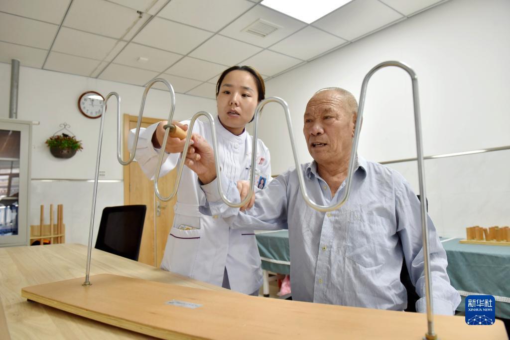 奔驰游戏网址是多少